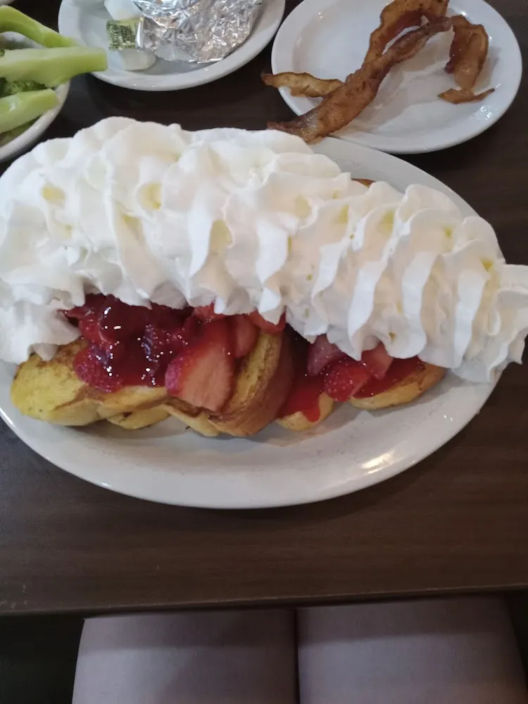 French Toast with Strawberry Topping&Whipped Cream